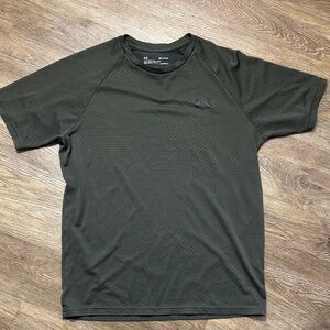 Under Armour Men's Dark Green Shirt